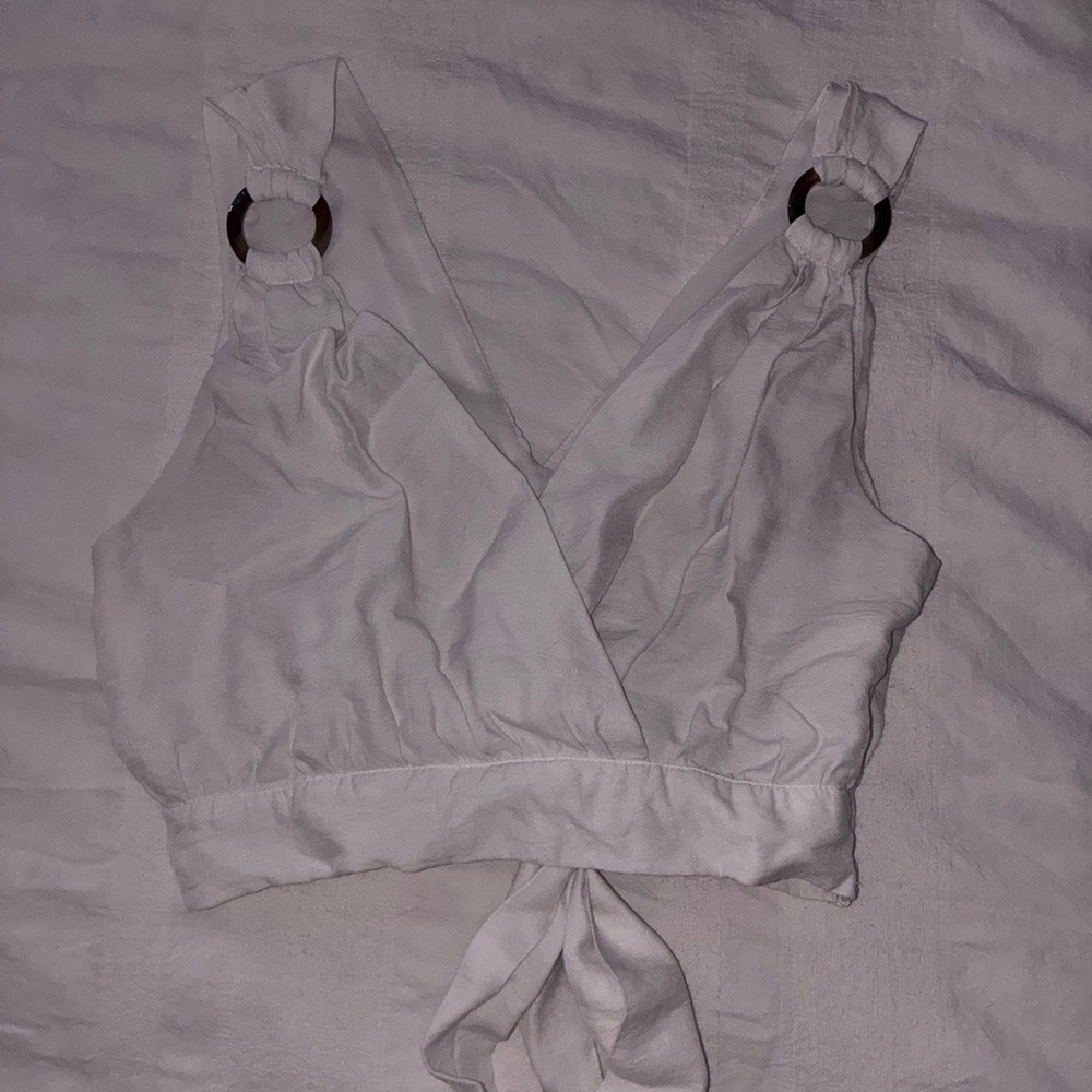 Vestique Elegant White Top